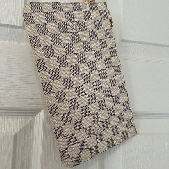 LOUIS VUITTON Zipped Pouch Damier Azur (NWOT) - Picture 7 of 10